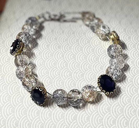 Crackle Glass & Midnight‑Blue Oval Stone Bracelet with Gold‑Tone Accents